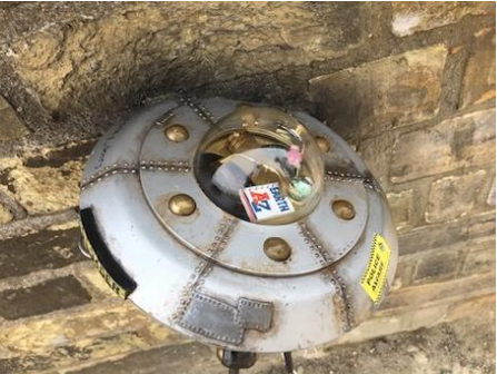 Dinky door spaceship